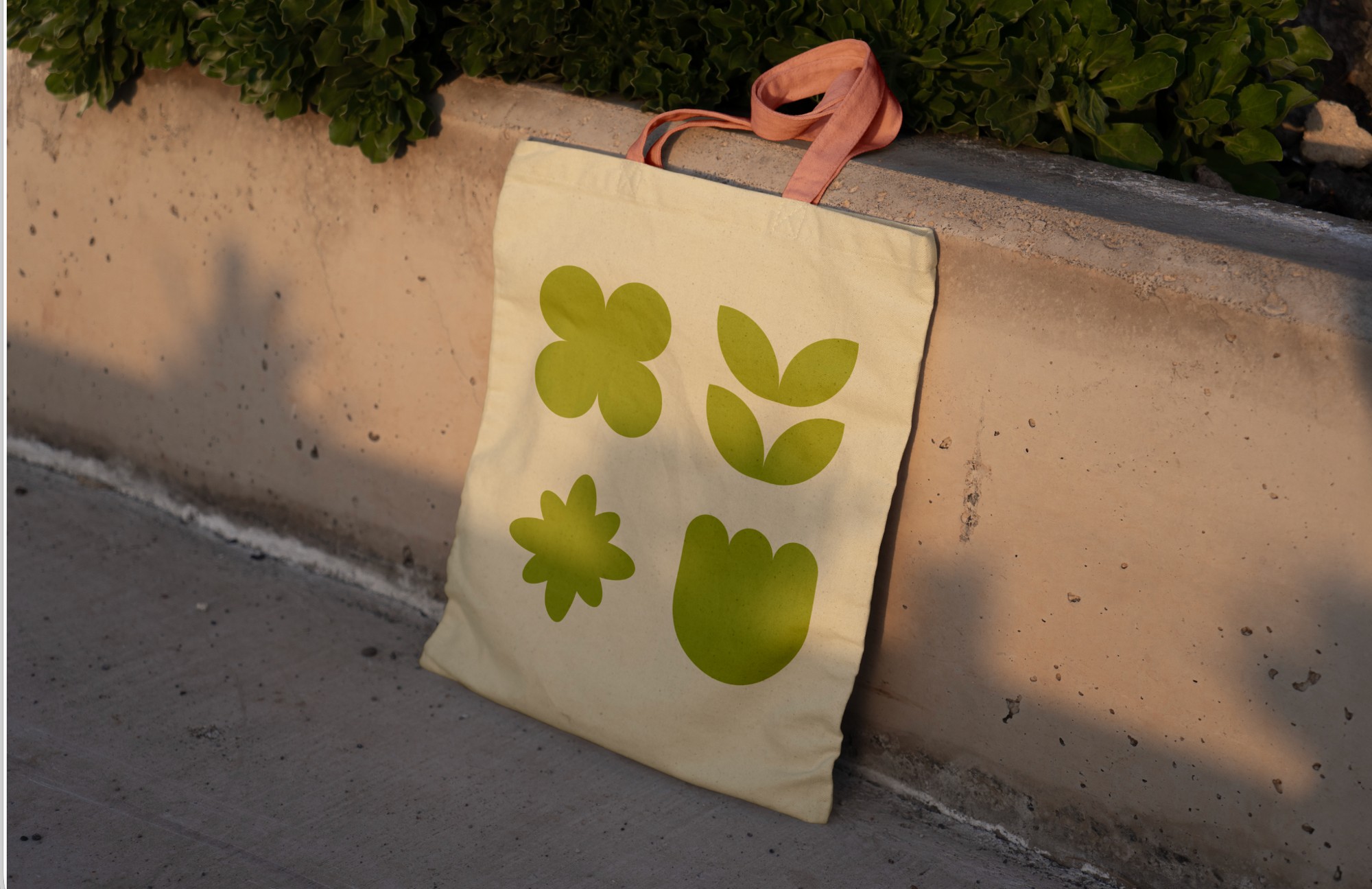Forma Flore botanical graphics on a tote bag