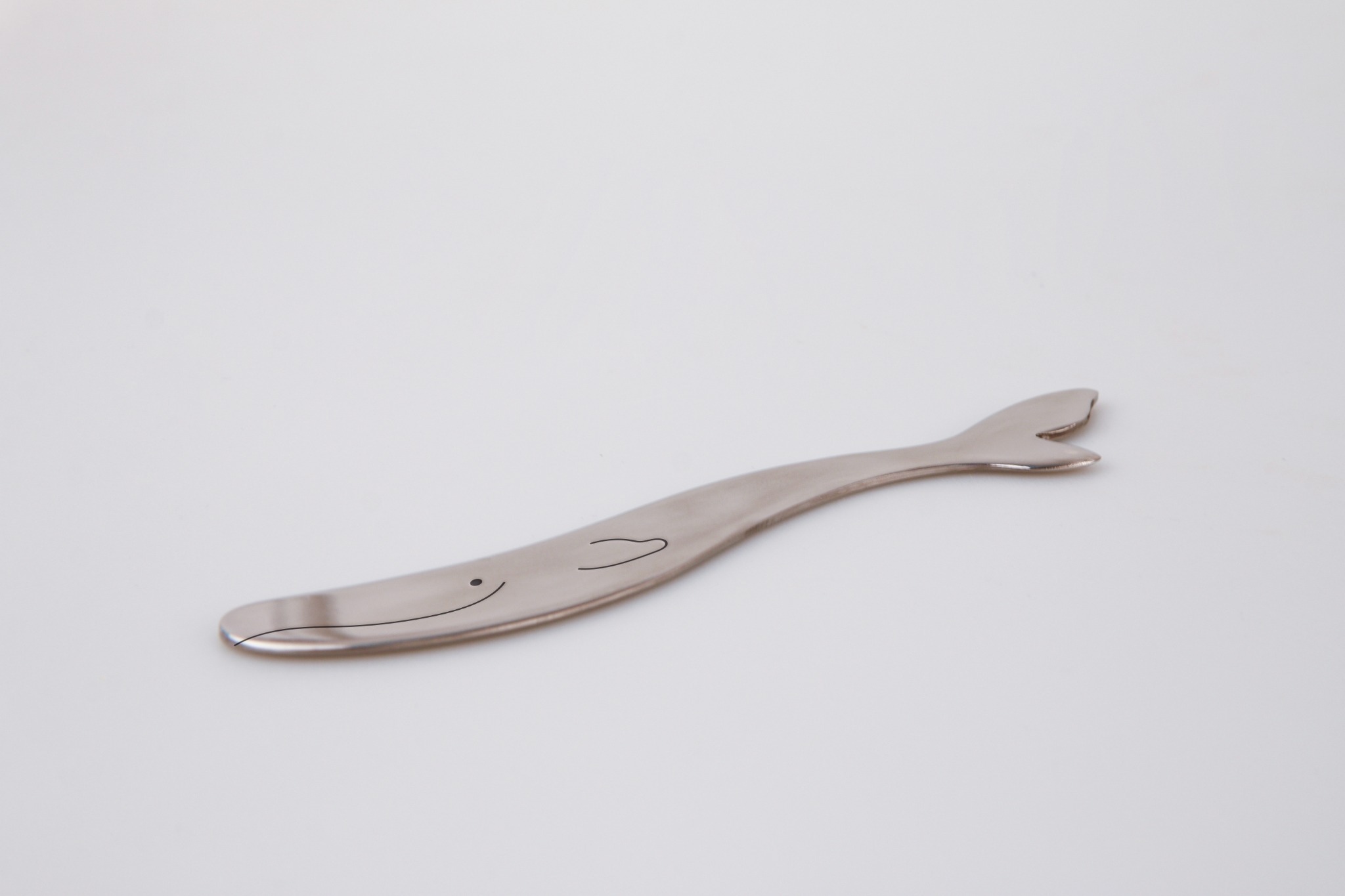 Whale-shaped children’s knife